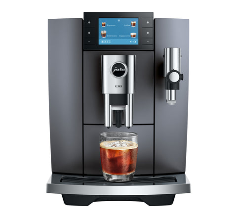 Ⓜ️🔵🔵🔵 JURA E10 Onyx Grey - Macchina da caffè espresso a 2 tazze COMPLETAMENTE AUTOMATICA (dai chicchi al caffè), colore ONYX GREY, bevande con latte, 27 tipi di bevande, funzione LIGHT BREW, funzione COLD BREW, accessorio per sciroppi SWEET FOAM