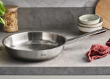 Ⓜ️🔵🔵🔵 Fissler Padella - Padella, Serie Original-Profi Collection, Capacità 2 Litri, Diametro 24 cm, Acciaio inox satinato (esterna)/ Acciaio inox lucidato (interna), Manico acciaio inox 18/10 con occhiello, Fondo Fissler CookStar