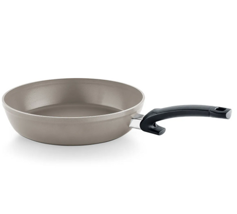 Ⓜ️🔵🔵🔵 Fissler Padella - Padella, Serie Ceratal Comfort, Capacità 3.2 Litri, Diametro 28 cm, Rivestimento ceramico grigio (esterno/interno), Impugnatura ergonomica, Fondo Fissler CookStar