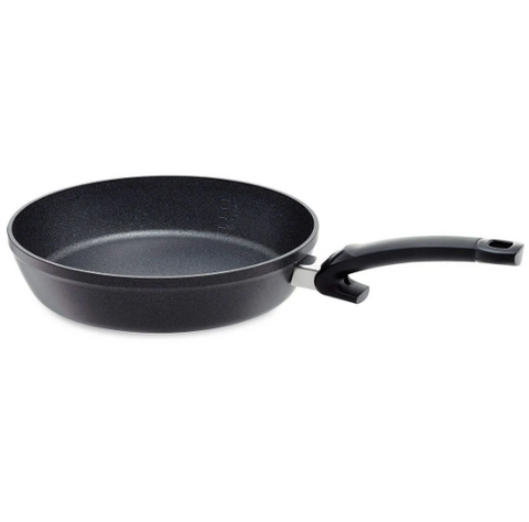 Ⓜ️🔵🔵🔵 Fissler Padella - Padella, Serie Adamant Comfort, Capacità 3.2 Litri, Diametro 28 cm, Nero senza PFOA (esterna/interna), Impugnatura ergonomica, Fondo Fissler CookStar
