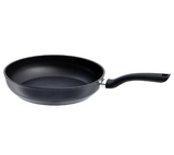 Ⓜ️🔵🔵🔵 Fissler Padella - Padella, Serie Cenit, Capacità 3.1 Litri, Diametro 28 cm, Impugnatura ergonomica, Alluminio, Antiaderente, Rivestimento a 3 strati