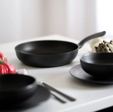Ⓜ️🔵🔵🔵 Fissler Padella - Padella, Serie Cenit, Capacità 1.3 Litri, Diametro 20 cm, Impugnatura ergonomica, Alluminio, Antiaderente, Rivestimento a 3 strati